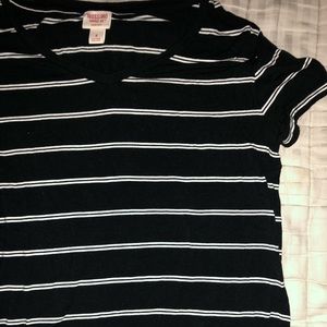 Black and white stripped tshirt